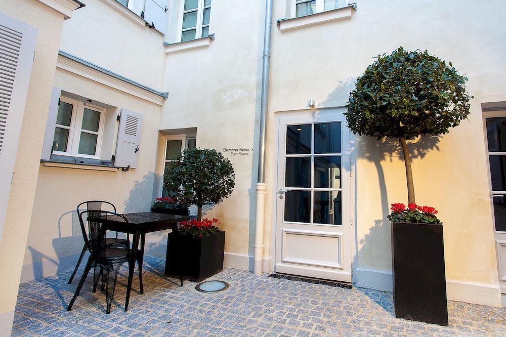 Hotel Saint Dominique Paris Exterior photo