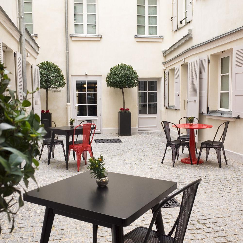 Hotel Saint Dominique Paris Exterior photo